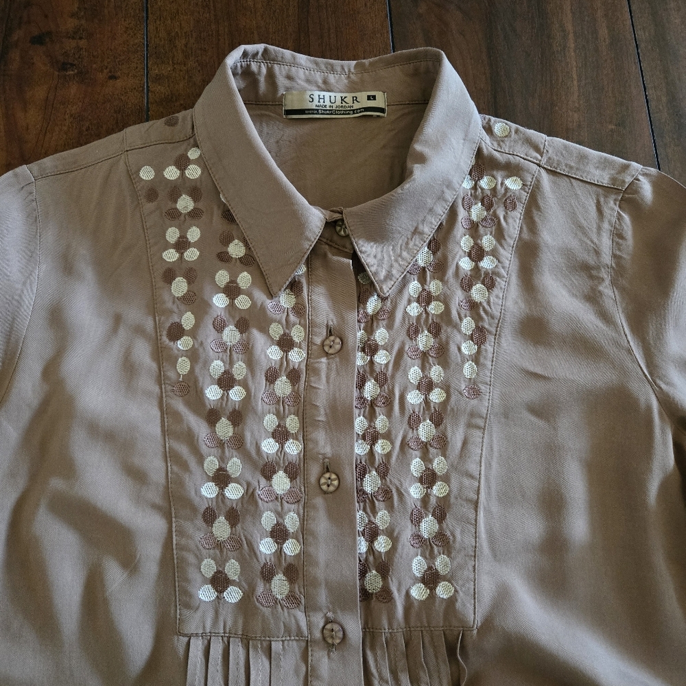 Embroidered Brown Blouse 100% Rayon Button Front Size Large - Picture 5 of 11